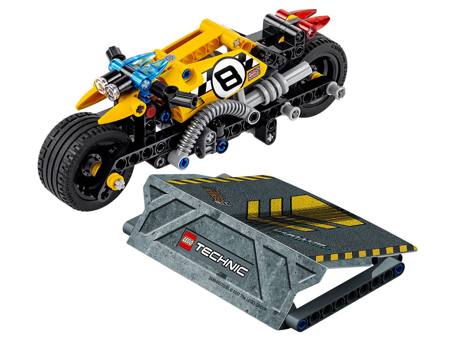 LEGO Technic 42058 - Stunt Bike (No box) (no bags) Set was to damaged so i putted in a letterbox