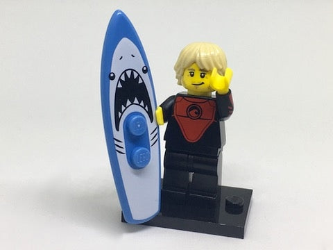 LEGO Collectible Minifigures col17 - Pro Surfer, Serie 17 (Complete Set met Standaard en Accessoires)