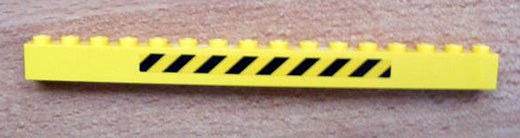 LEGO 2465pb04 - Steen 1 x 16 met zwart en gevaar strepen patroon (sticker) - Set 7243