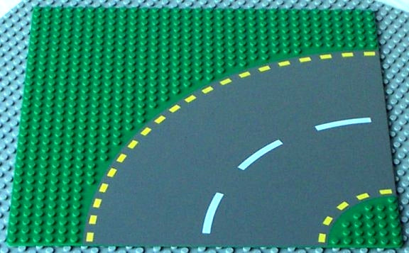 LEGO 44342pb01 - Basisplaat, Weg 32 x 32 6-Stud Bocht met Donkergrijze Weg en Gele Stippellijnen Patroon