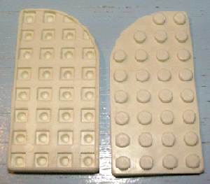 LEGO 713old - Ronde gebogen plaat 4 x 8 rechts met Waffle Bottom