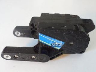 LEGO motor8pb03 - Pullback Motor 10 x 5 x 4 Motorfiets (Motor 8) met Medium Blauw '18' en Gele Lijnen op Blauwe Achtergrond Patroon aan Beide Kanten (Stickers) - Set 8370