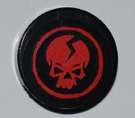 LEGO 4150pb087 - Tile, Round 2 x 2 with Ninjago Cracked Red Skull in Red Circle on Background Pattern (Sticker) - Set 2259