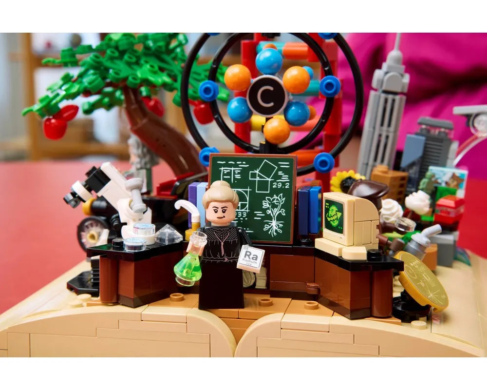 LEGO LEGO Ideas (CUUSOO) 21355 - The Evolution of STEM - Authentic LEGO Set Image 11