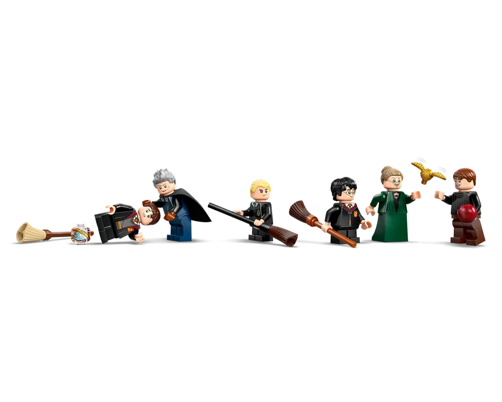 LEGO Harry Potter 76447 - Hogwarts Castle: Flying Lessons - Authentic LEGO Set Image 7