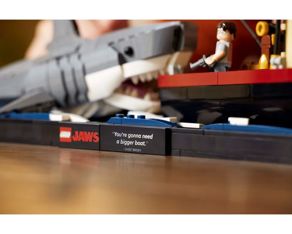 LEGO LEGO Ideas (CUUSOO) 21350 - Jaws - Authentic LEGO Set Image 13
