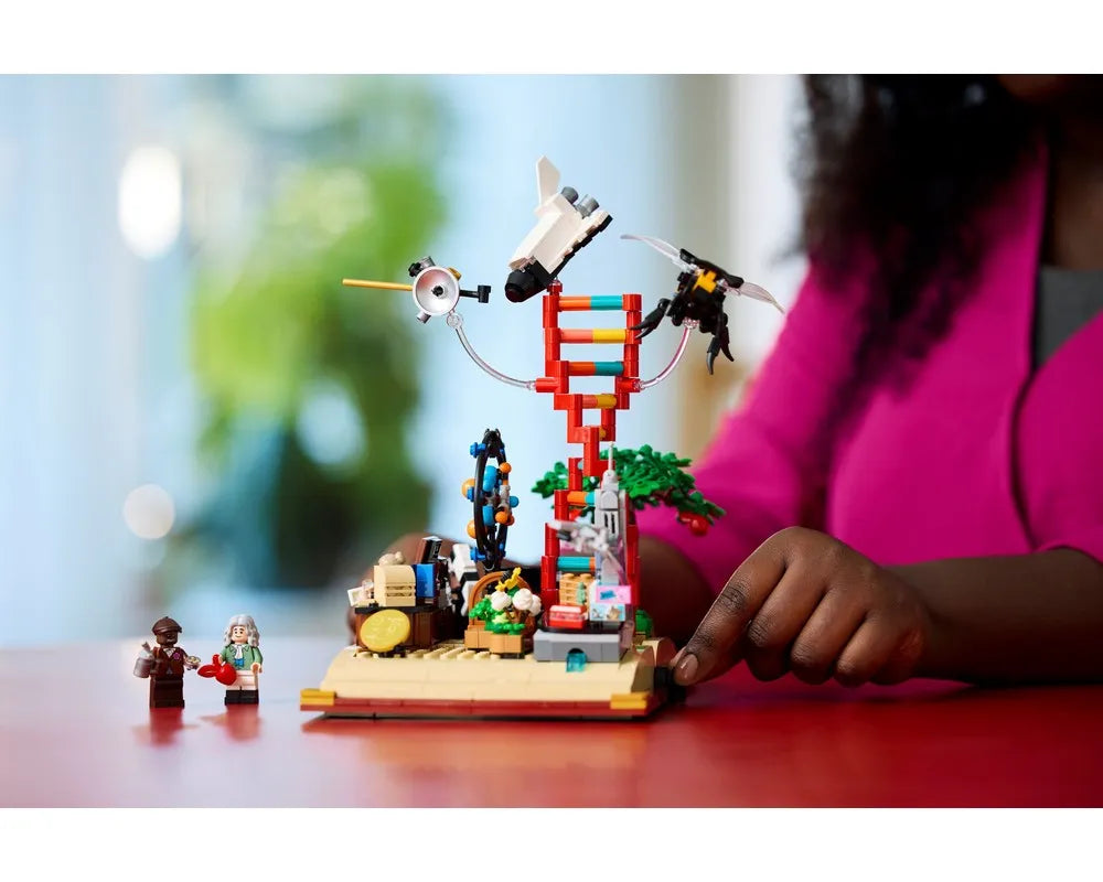 LEGO LEGO Ideas (CUUSOO) 21355 - The Evolution of STEM - Authentic LEGO Set Image 12