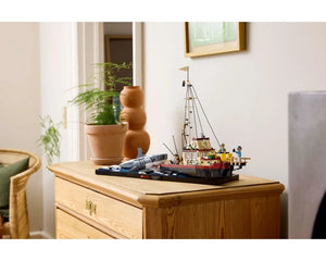 LEGO LEGO Ideas (CUUSOO) 21350 - Jaws - Authentic LEGO Set Image 3