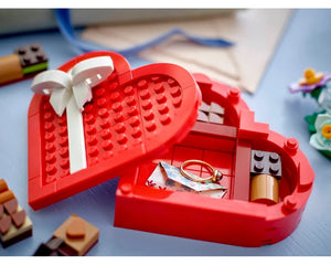 LEGO Creator 40759 - Celebration Series: 2. Valentine's Day Box - Authentic LEGO Set Image 6