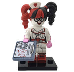 LEGO Collectible Minifigures coltlbm-13 Nurse Harley Quinn, minifigure on display stand