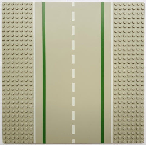 LEGO 2358pb04 - Basisplaat, Weg 32 x 32 7-Stud Rechte Weg met Groene Lijnen en Witte Zijlijnen Patroon