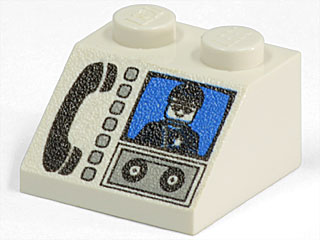 LEGO 3039px14 - Helling 45 2 x 2 met zwarte telefoon, lichtgrijze knoppen en minifiguur op blauw scherm patroon