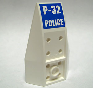 LEGO 43713pb01 - Wig 6 x 4 Drievoudig Omgekeerd Gebogen met Wit 'P-32' en 'POLICE' op Blauwe Achtergrond Patroon (Sticker) - Set 7741