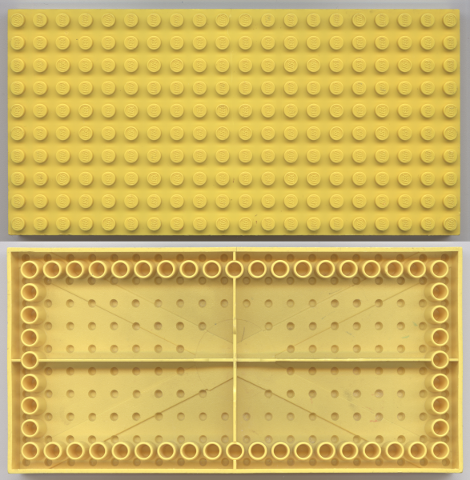 LEGO 700eD - Steen 10 x 20 met onderste tubes in enkele rij rond de rand, met '+' kruisondersteuning