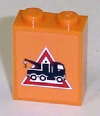 LEGO 3245bpb13R - Steen 1 x 2 x 2 met binnenste axle holder met Tow Truck Danger Sign patroon naar rechts (sticker) - Sets 7638 / 7642 / 7686