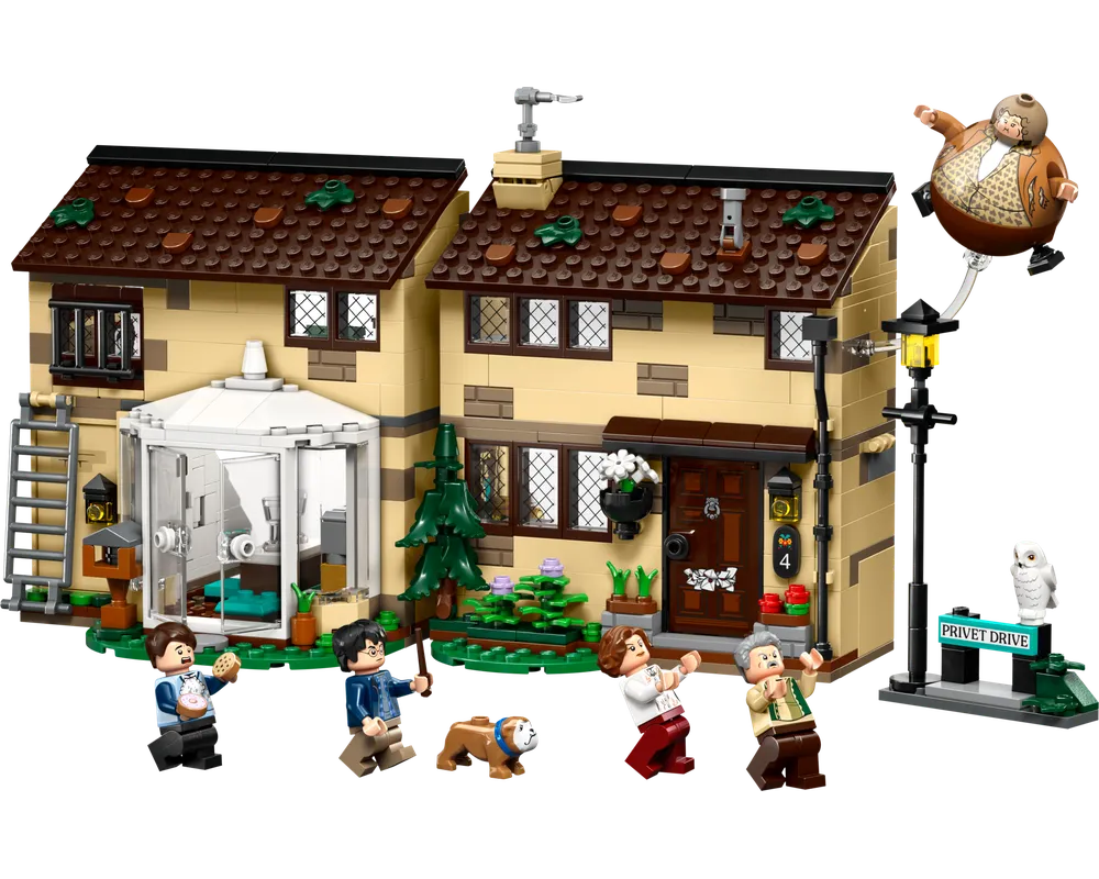 LEGO Harry Potter 4 Privet Drive set with house, Dursley family, Harry, Dudley, Hedwig, and Aunt Marge floating away.