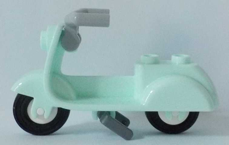 LEGO 15396c06 - Scooter with Dark Bluish Gray Stand, Light Bluish Gray Angular Handlebars, and White Wheels