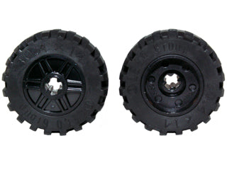 LEGO 55982c05 - Wiel 18mm D. x 14mm met Axle Hole, nep bouten en ondiepe spaken met band 30.4 x 14 Offset Tread Band rond het midden van het loopvlak (55982 / 92402)