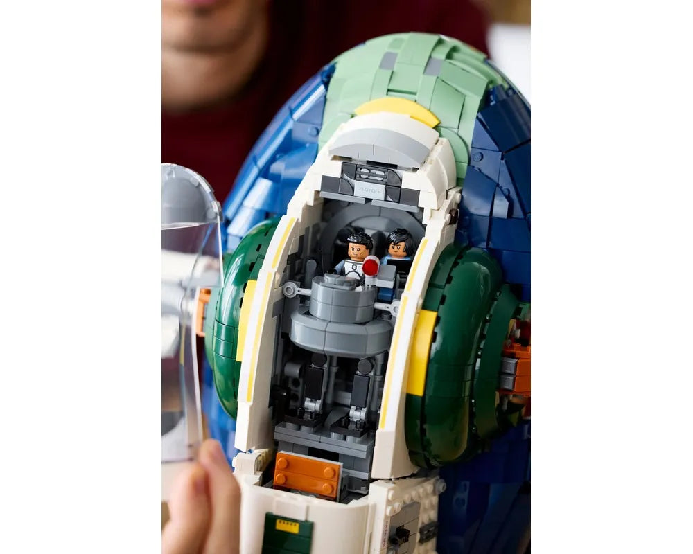 LEGO Star Wars 75409 - Jango Fett's Firespray-Class Starship - UCS - Authentic LEGO Set Image 13